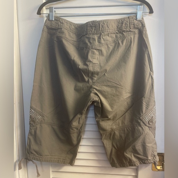 INC International Concepts Size 8P Green Cargo Capris w/Sequin Pocket Accents - Picture 7 of 7